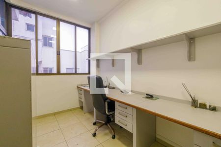 Apartamento à venda com 280m², 3 quartos e 2 vagas Apartamento à venda com 280m², 3 quartos e 2 vagasEscritório