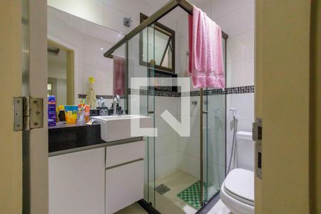 Apartamento à venda com 280m², 3 quartos e 2 vagas Apartamento à venda com 280m², 3 quartos e 2 vagasBanheiro da Suíte 3