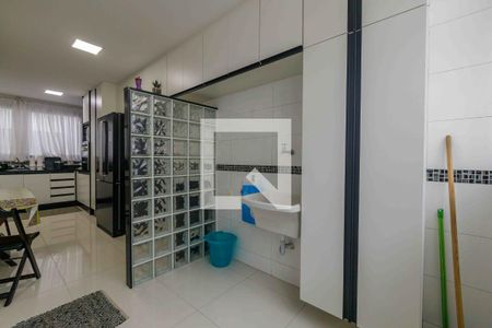 Apartamento à venda com 280m², 3 quartos e 2 vagas Apartamento à venda com 280m², 3 quartos e 2 vagasÁrea de Serviço