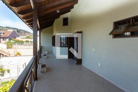 Casa à venda com 257m², 3 quartos e 4 vagas Casa à venda com 257m², 3 quartos e 4 vagasSacada