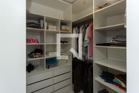 Casa à venda com 257m², 3 quartos e 4 vagas Casa à venda com 257m², 3 quartos e 4 vagasCloset