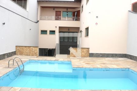 Casa à venda com 445m², 3 quartos e 8 vagasQuintal