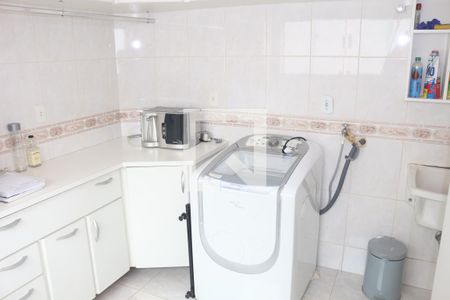 Casa à venda com 445m², 3 quartos e 8 vagasÁrea de Serviço