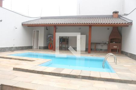 Casa à venda com 445m², 3 quartos e 8 vagasQuintal