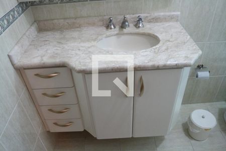 Casa à venda com 445m², 3 quartos e 8 vagasBanheiro da Suíte 3