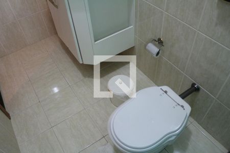 Casa à venda com 445m², 3 quartos e 8 vagasBanheiro da Suíte 3