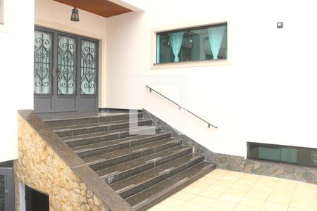 Casa à venda com 445m², 3 quartos e 8 vagasQuintal