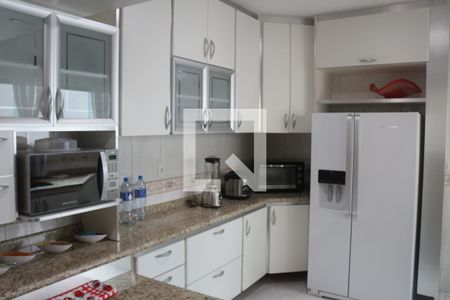 Casa à venda com 445m², 3 quartos e 8 vagasCozinha