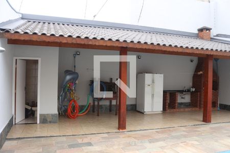 Casa à venda com 445m², 3 quartos e 8 vagasQuintal