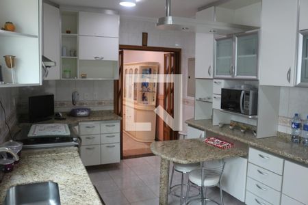 Casa à venda com 445m², 3 quartos e 8 vagasCozinha