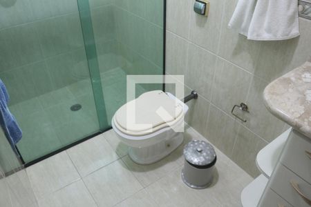 Casa à venda com 445m², 3 quartos e 8 vagasBanheiro da Suíte 2