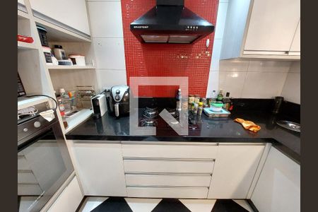 Casa à venda com 90m², 2 quartos e 2 vagas Casa à venda com 90m², 2 quartos e 2 vagasCozinha