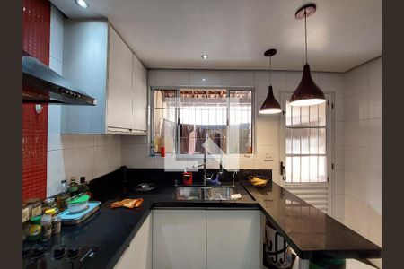 Casa à venda com 90m², 2 quartos e 2 vagas Casa à venda com 90m², 2 quartos e 2 vagasCozinha