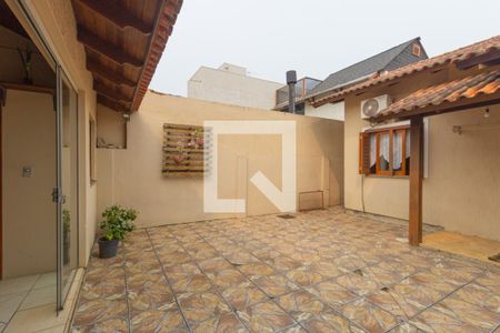 Casa à venda com 95m², 2 quartos e 1 vagaQuintal