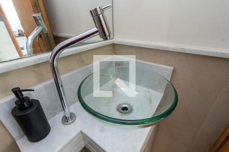 Casa de condomínio à venda com 56m², 2 quartos e 2 vagasLavabo