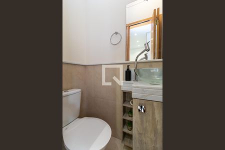 Casa de condomínio à venda com 56m², 2 quartos e 2 vagasLavabo