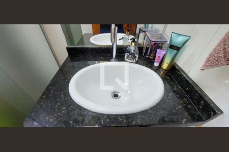 Apartamento à venda com 65m², 2 quartos e 1 vaga Apartamento à venda com 65m², 2 quartos e 1 vagaBanheiro