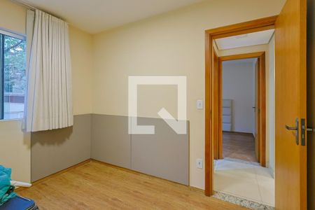 Quarto 2 de apartamento à venda com 2 quartos, 60m² em Cabral, Contagem