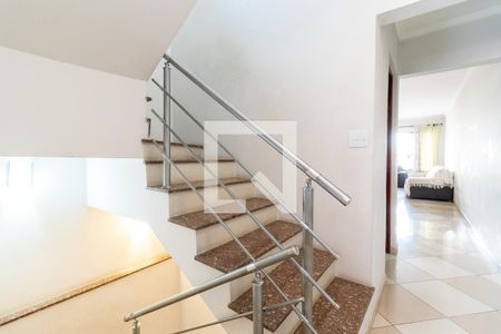 Casa à venda com 250m², 3 quartos e 4 vagasEscada