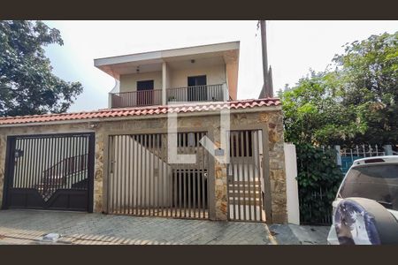 Casa à venda com 250m², 3 quartos e 4 vagasFachada
