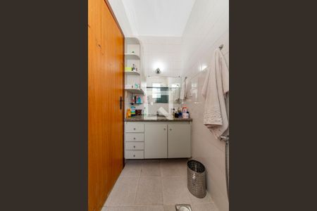 Apartamento à venda com 200m², 3 quartos e 2 vagas Apartamento à venda com 200m², 3 quartos e 2 vagasBanheiro da Suíte