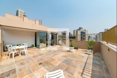 Apartamento à venda com 200m², 3 quartos e 2 vagas Apartamento à venda com 200m², 3 quartos e 2 vagasVaranda