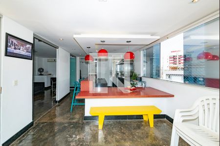 Apartamento à venda com 200m², 3 quartos e 2 vagas Apartamento à venda com 200m², 3 quartos e 2 vagasVaranda gourmet