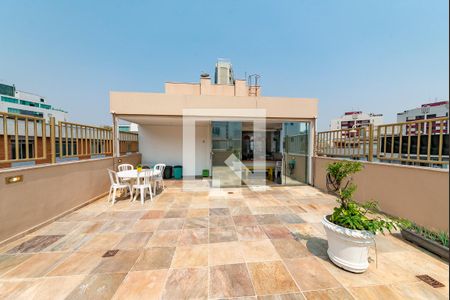 Apartamento à venda com 200m², 3 quartos e 2 vagas Apartamento à venda com 200m², 3 quartos e 2 vagasVaranda