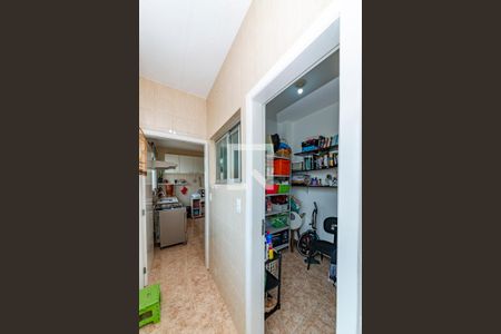 Apartamento à venda com 200m², 3 quartos e 2 vagas Apartamento à venda com 200m², 3 quartos e 2 vagasÁrea de Serviço