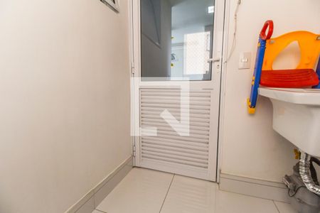 Apartamento para alugar com 70m², 2 quartos e 1 vagaÁrea de Serviço