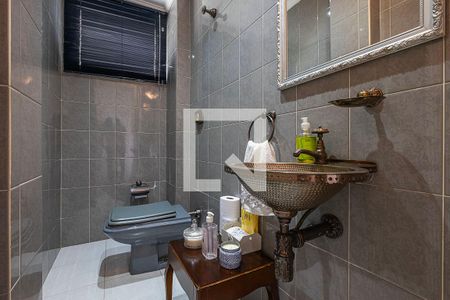 Apartamento à venda com 154m², 3 quartos e 1 vaga Apartamento à venda com 154m², 3 quartos e 1 vagaLavabo