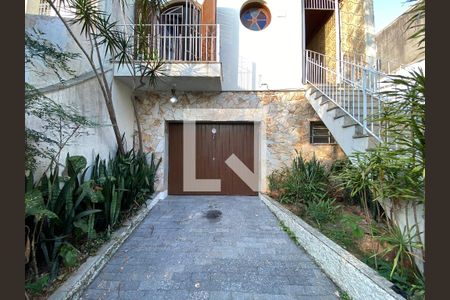 Casa à venda com 200m², 3 quartos e 3 vagasGaragem