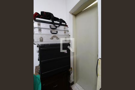 Casa à venda com 200m², 3 quartos e 3 vagasBanheiro da garagem