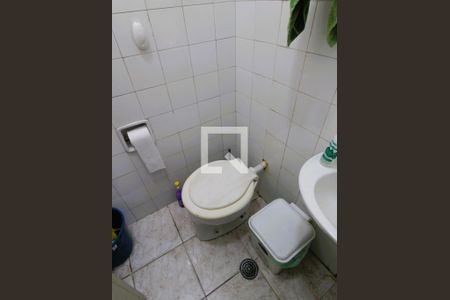 Casa à venda com 200m², 3 quartos e 3 vagasBanheiro da garagem