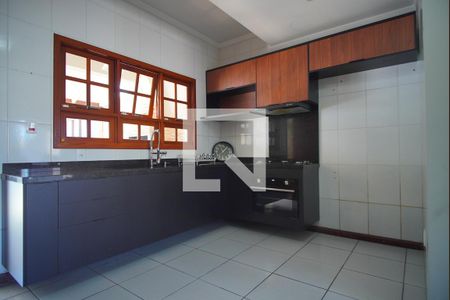 Casa à venda com 218m², 3 quartos e 2 vagasCozinha
