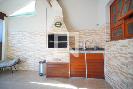 Casa à venda com 218m², 3 quartos e 2 vagasChurrasqueira
