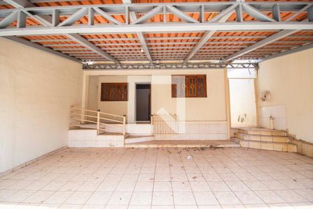 Casa para alugar com 200m², 3 quartos e sem vaga Casa para alugar com 200m², 3 quartos e sem vagaQuintal