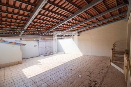 Casa para alugar com 200m², 3 quartos e sem vaga Casa para alugar com 200m², 3 quartos e sem vagaQuintal