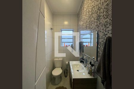 Casa à venda com 130m², 3 quartos e 2 vagasBanheiro