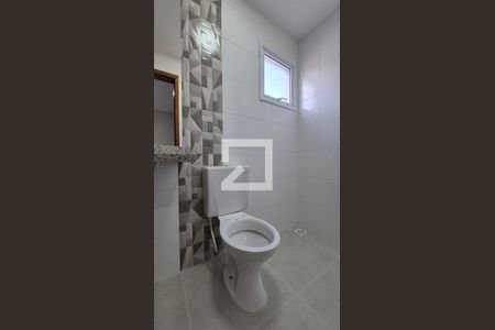 Banheiro da suíte de apartamento à venda com 2 quartos, 67m² em Vila Humaitá, Santo André
