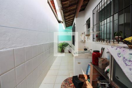 Casa à venda com 180m², 3 quartos e 2 vagasÁrea de Serviço