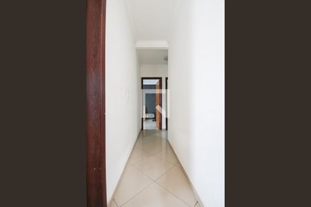 Casa à venda com 180m², 3 quartos e 2 vagasCorredor