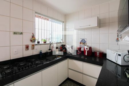 Casa à venda com 180m², 3 quartos e 2 vagasCozinha