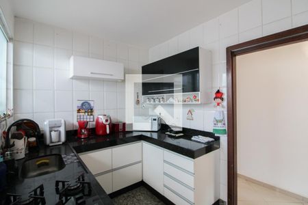 Casa à venda com 180m², 3 quartos e 2 vagasCozinha