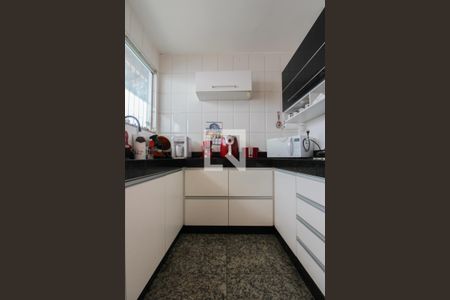 Casa à venda com 180m², 3 quartos e 2 vagasCozinha