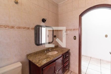 Casa para alugar com 250m², 5 quartos e 4 vagasBanheiro 2