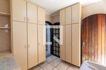 Casa para alugar com 250m², 5 quartos e 4 vagasLavanderia