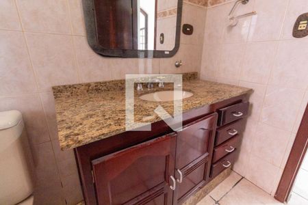 Casa para alugar com 250m², 5 quartos e 4 vagasBanheiro 2