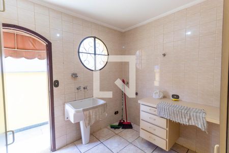 Casa para alugar com 250m², 5 quartos e 4 vagasLavanderia