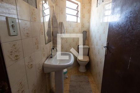 Casa à venda com 195m², 3 quartos e 2 vagasBanheiro